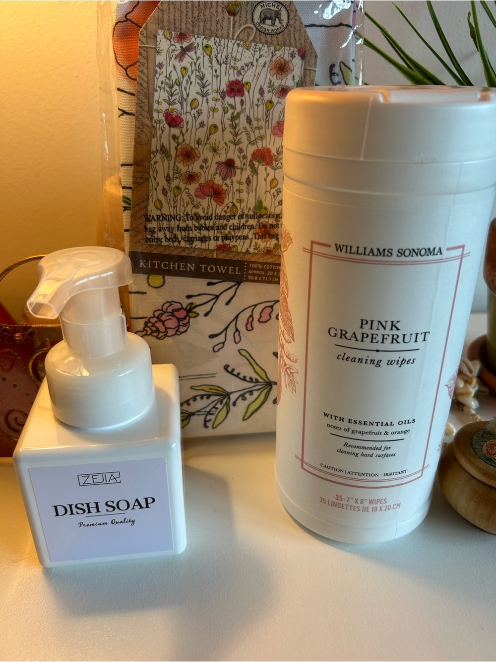 Williams Sonoma Pink Grapefruit Cleaning Wipes, Dish Towel & Dish Soap - Lemon 🍋